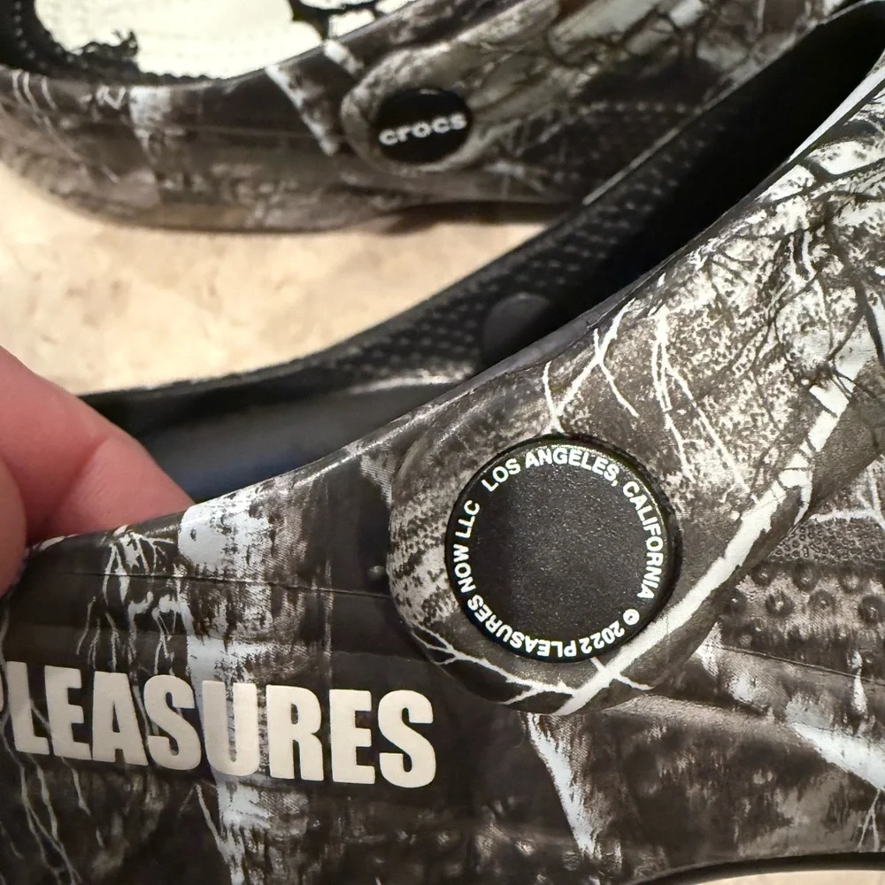 Pleasures Crocs real tree camo collab extremely rare size mens 6 womens 8 BNWT - Picture 4 of 9